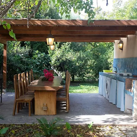 Giardino Paradiso Con 13 Posti Letto E Piscina Riscaldata