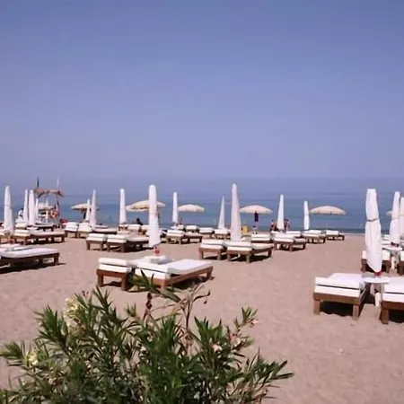 빌라 Giardino Paradiso Con 13 Posti Letto E Piscina Riscaldata
