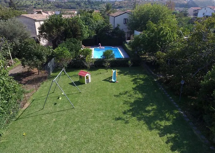 Giardino Paradiso Con 13 Posti Letto E Piscina Riscaldata