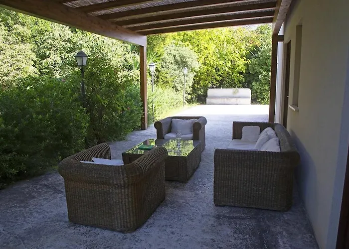 Villa Giardino Paradiso Con 13 Posti Letto E Piscina Riscaldata